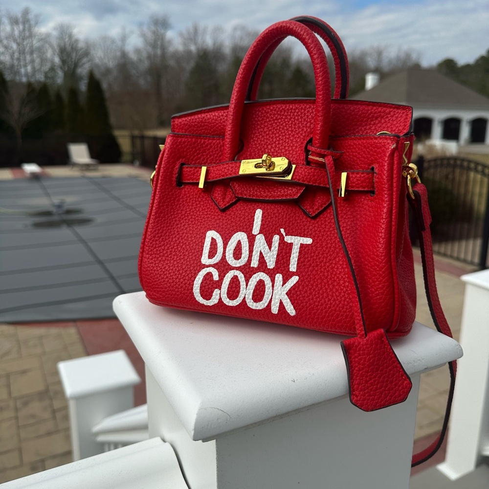 Saturday House “I don’t cook” Handbag